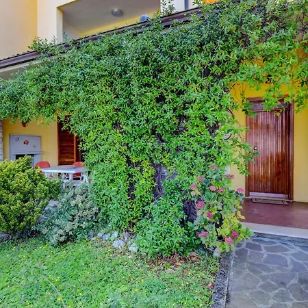 Garden View דירה *